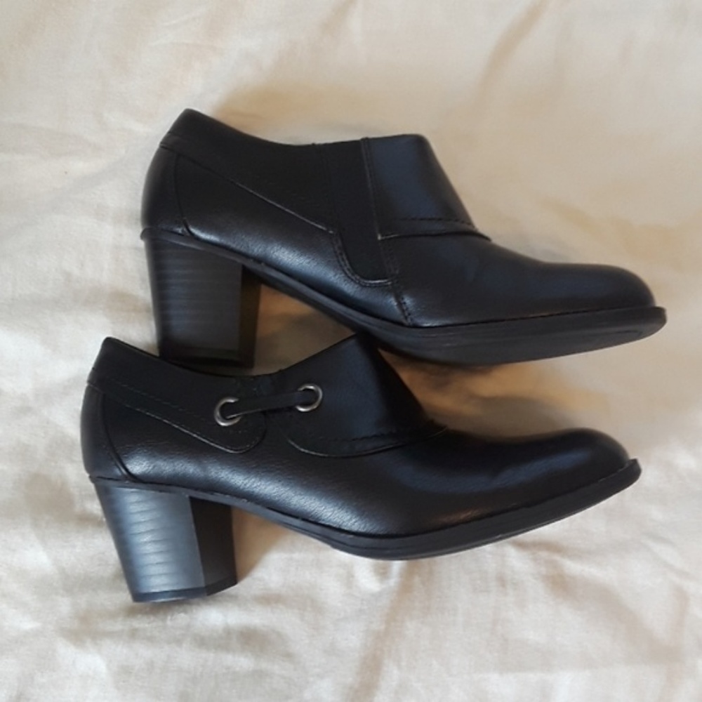 Yuu Black Chunky Heel Ankle Booties-Barely Worn
